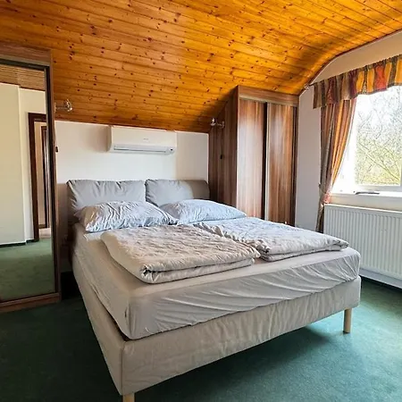 Luxury Near Prague Pool, Wellness, Garden فيلة *