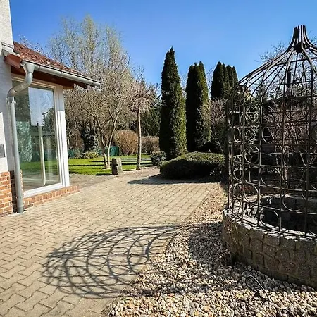 Luxury Near Prague Pool, Wellness, Garden Villa Jirny